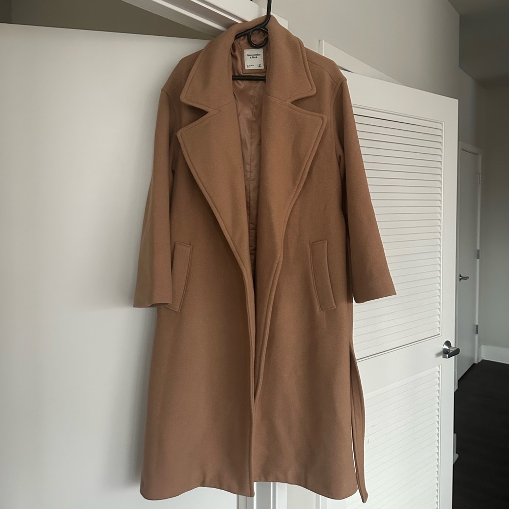 Abercrombie & Fitch Slouchy Belted Wool-Blend Coat